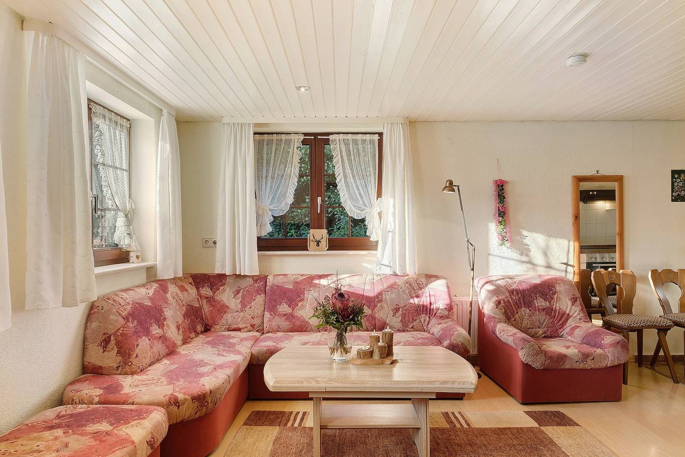 Ganze Wohnung, Apartment 'Haus Steinhäusle - 2 Fewos' mit Bergblick, privater Terrasse und Wlan in Vöhrenbach, Mittlerer Schwarzwald