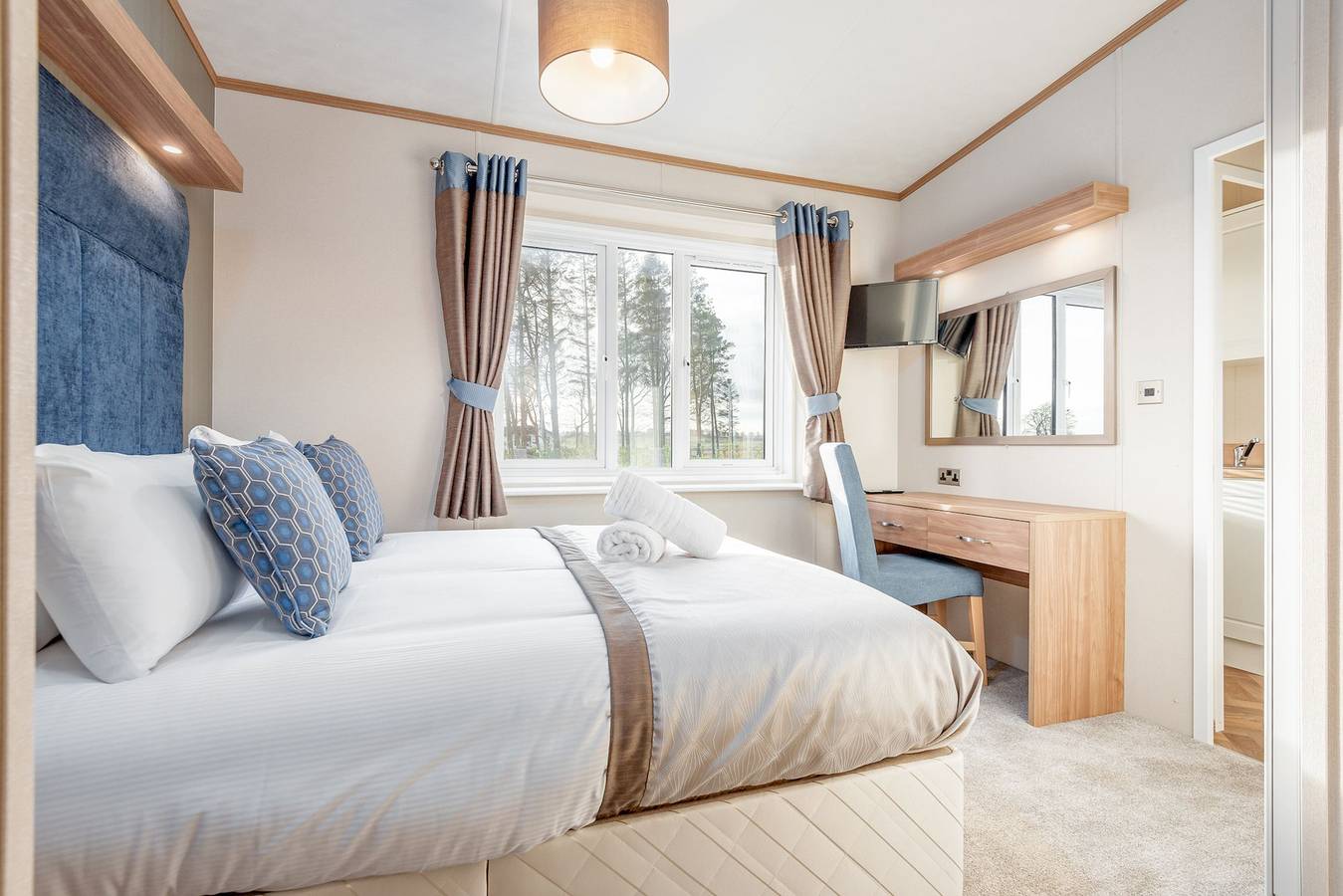 Lodge No 82 | Stewart's Resort Cameron in Fife region