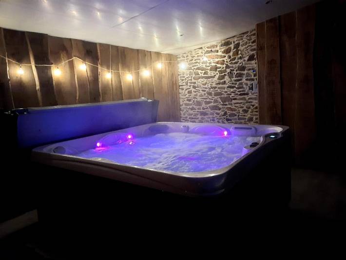 Gîte pour 4 personnes, avec jacuzzi et jardin dans Saint-Malon-sur-Mel - 4