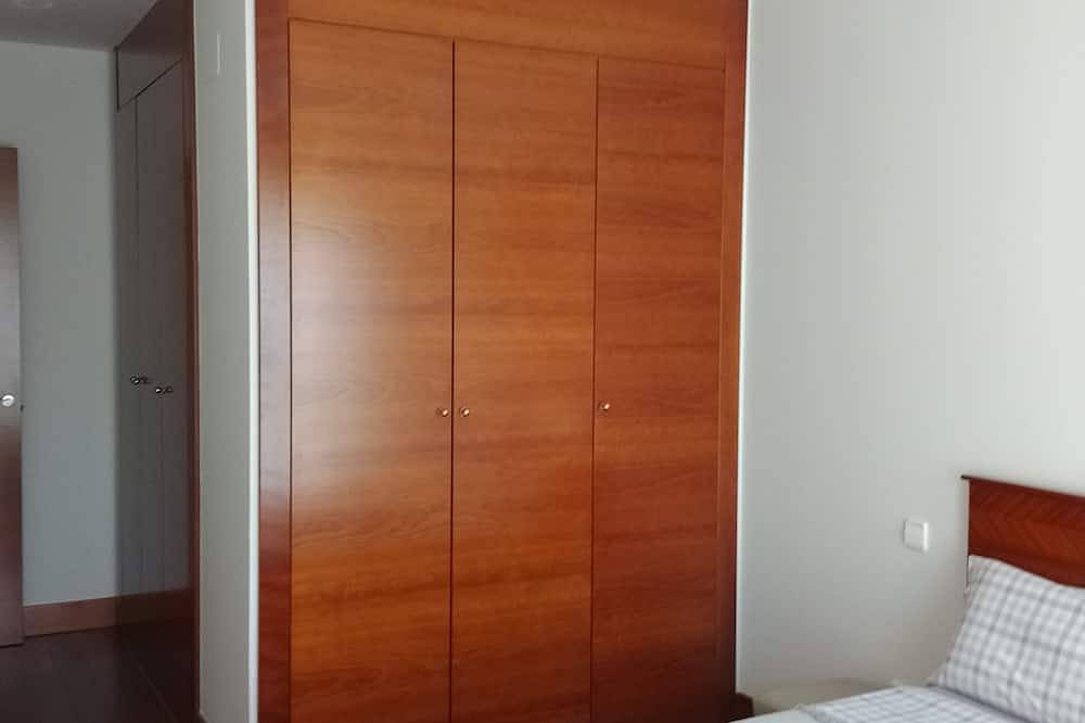 Entire apartment, El Pisito de Marboré. Charming, with views, comfortable and centrally located near the river. in Boltaña, Spanish Pyrenees