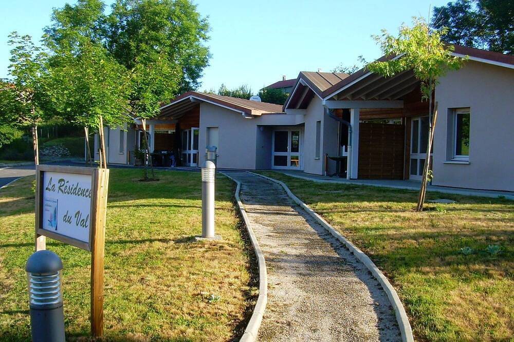 Appartement entier, Location de gîtes touristiques et gîte d'étape Valprivas in Valprivas, Haute-Loire