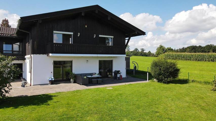 Ferienhaus für 6 Personen, mit Seeblick und Garten sowie Ausblick in Prien