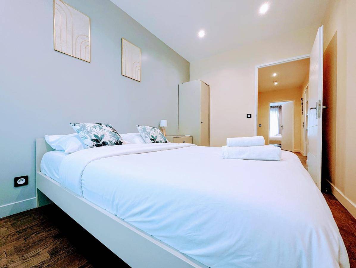 Appartement entier, Chic and spacious apart with parking and garden in Clamart, Hauts-de-Seine