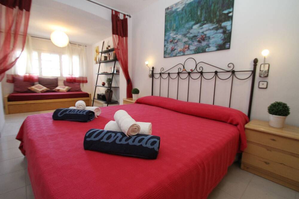 Bedol1 Adosado jardín, piscina comun, Wifi gratis in Montroig, Costa Dorada