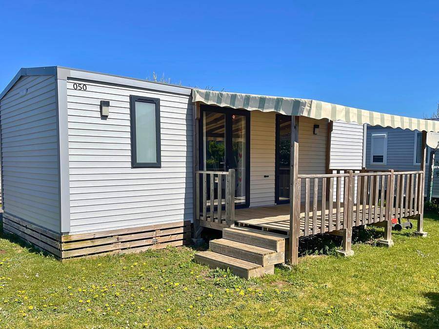 Camping Les Flots-Atlantique - Mobilhome 6 personnes - Premium 3 - 6/8 Pers. in Saint-Pierre-d'Oléron, Côte de Beauté