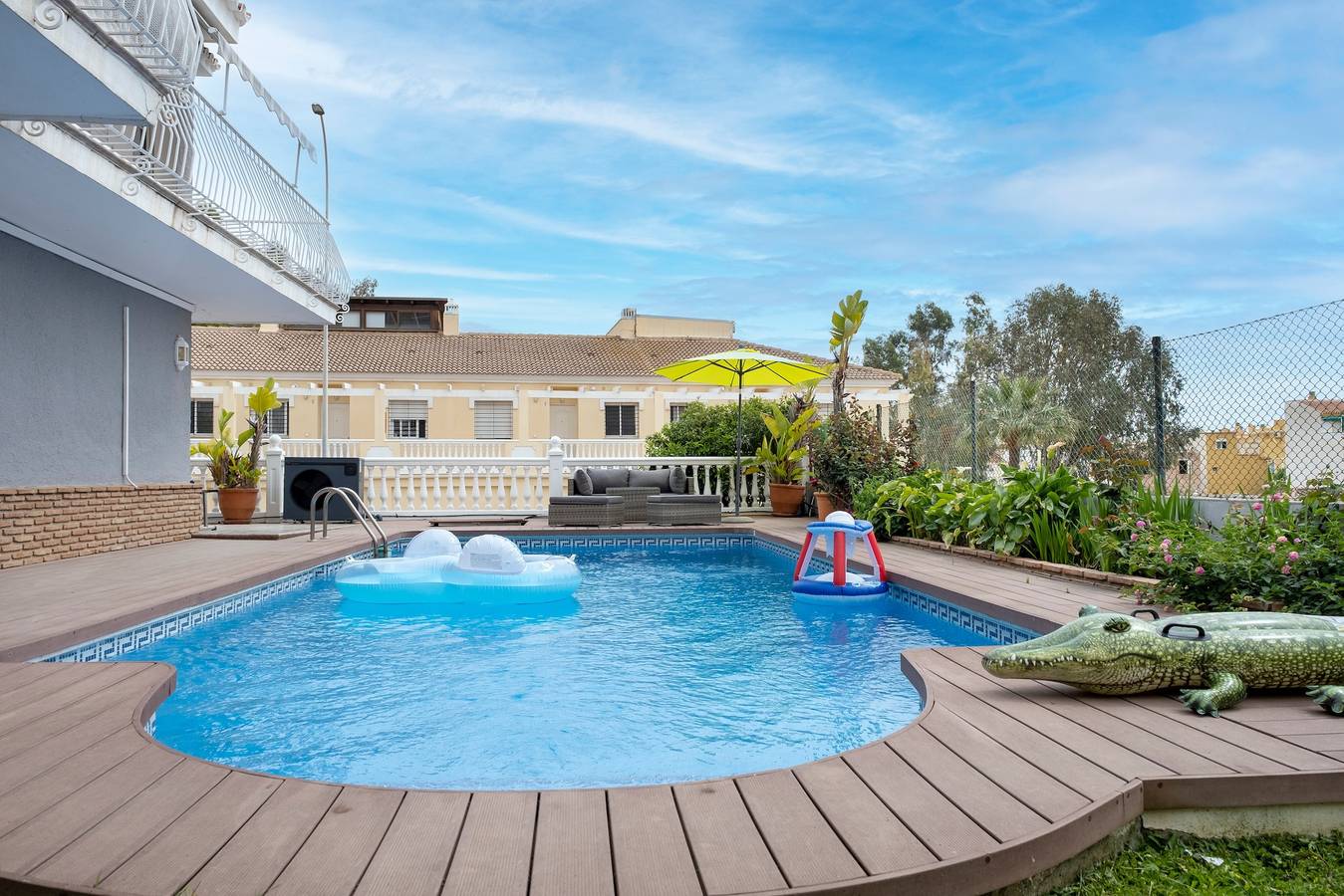 Apartamento entero, Apartamento Los Olivos con Piscina Climatizada Compartida in La Cala del Moral, Rincón de la Victoria