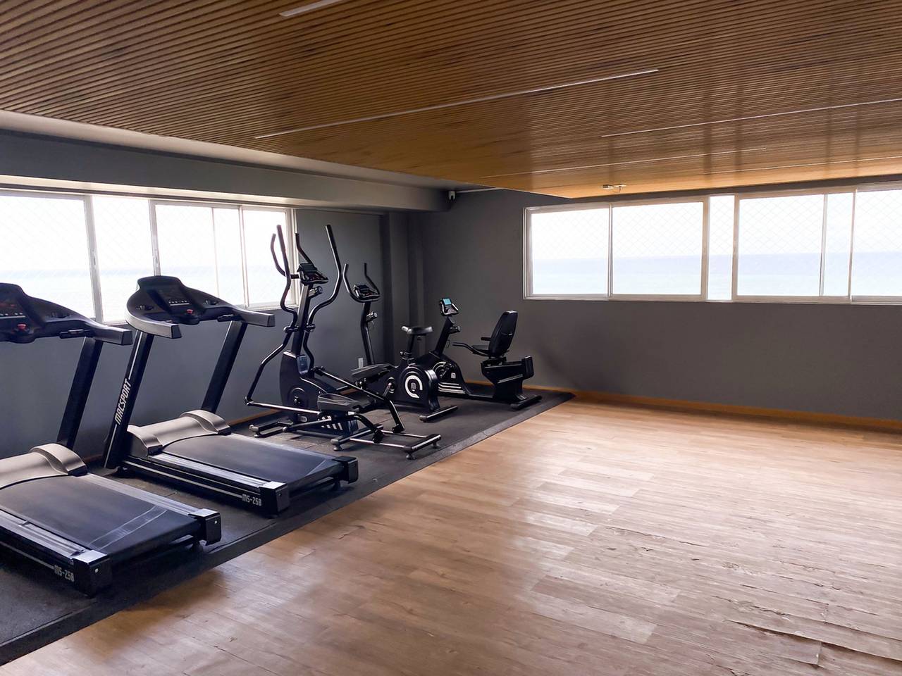 Entire apartment, Apto c/ Wi-fi, academia, salão de jogos e garagem in Praia do Flamengo, Salvador