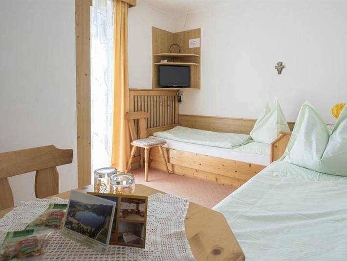 Haus Hofstädtler- Sailer - Doppelzimmer mit Dusche, Wc in Gemeinde Stubenberg, Steirerland
