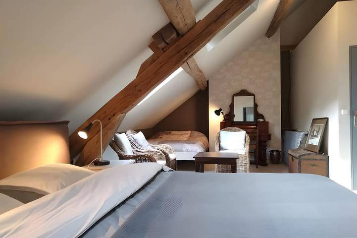 Location de vacances pour 4 personnes, avec jardin à Signy-l'Abbaye