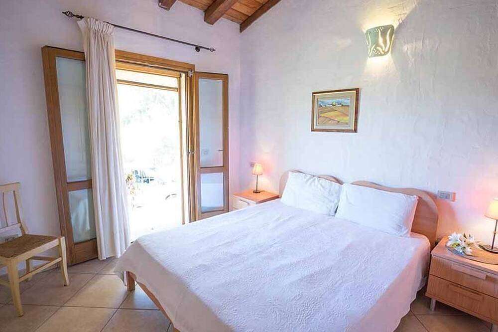 Villa for sun worshippers with lots of space - No. in Budoni, Olbia-Tempio