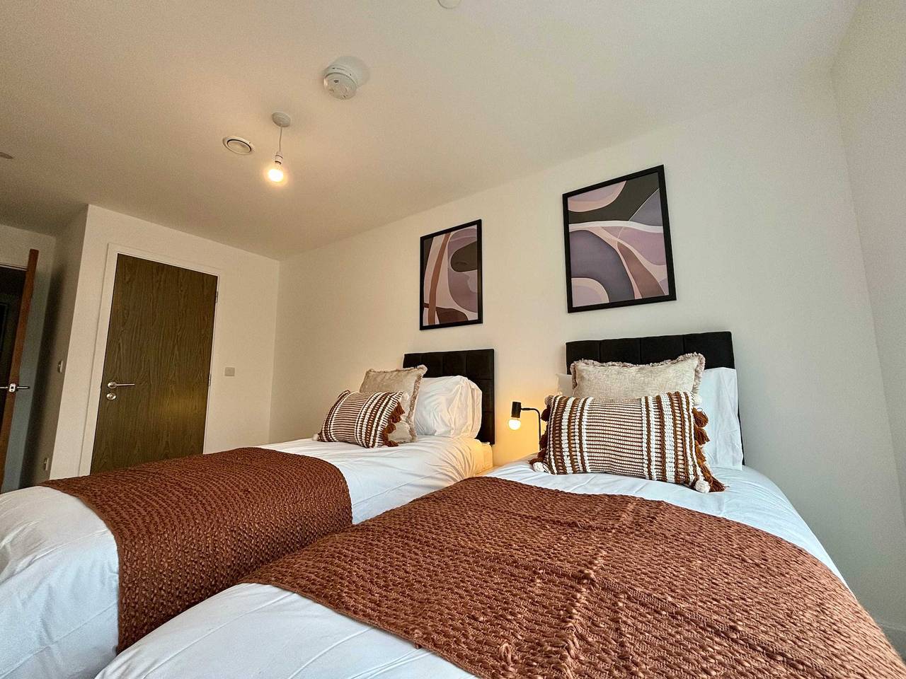 Entire apartment, 2Br Bracknell Apt Near Ascot Racecourse | Wifi in Bracknell, Berkshire