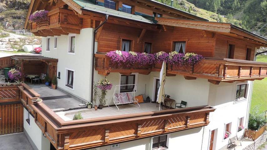 Ferienwohnung für 2 Personen, mit Balkon und Sauna, mit Haustier in Gries