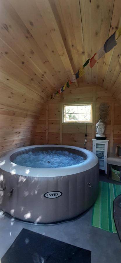 Chambre d’hôte pour 4 personnes, avec vue ainsi que piscine et jardin à Vers-Pont-du-Gard - 2