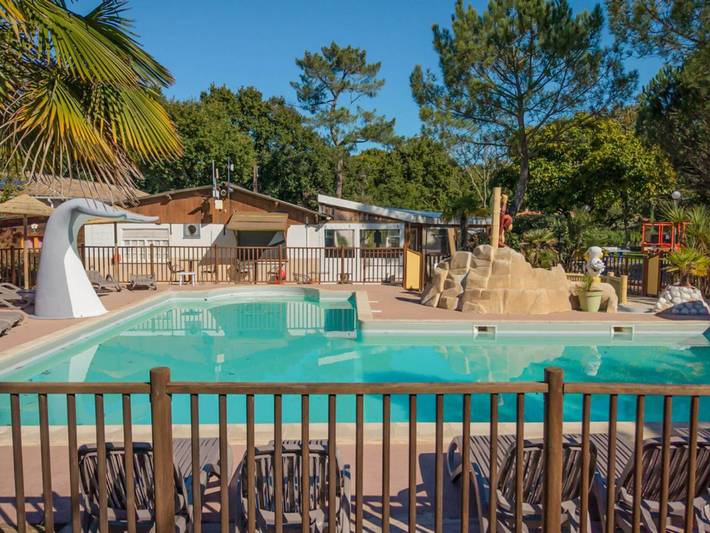 Wohnwagen für 4 Personen, mit Terrasse und Pool in Grayan-et-l'Hôpital - 4