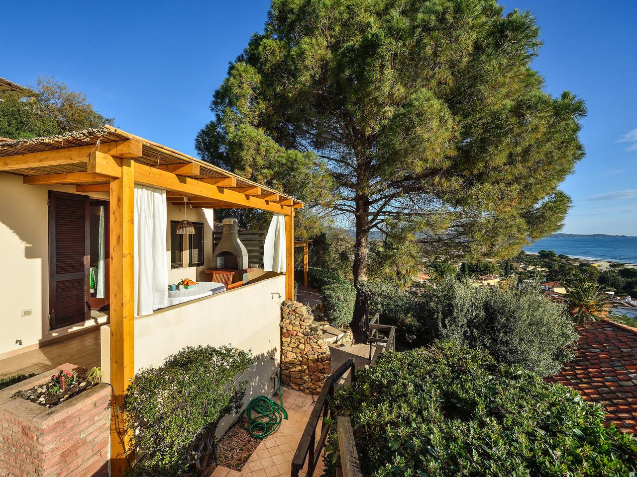 Villa 'Nido 2' with Sea View, Wi-Fi and Air Conditioning in Costa Rei, Muravera