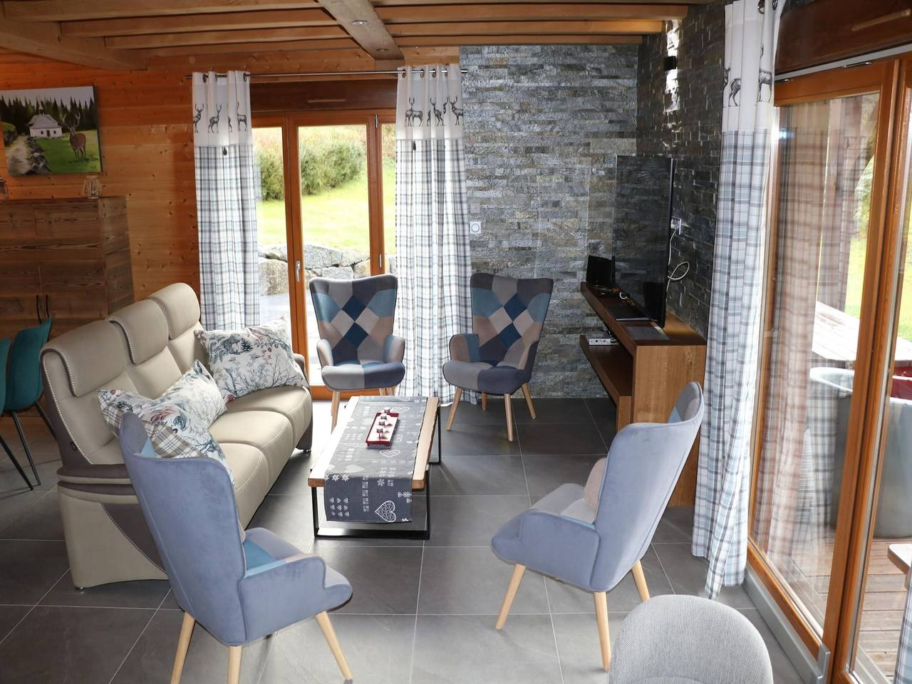 A large and magnificent wooden chalet with a sauna in Ventron, Parc naturel régional des Ballons des Vosges