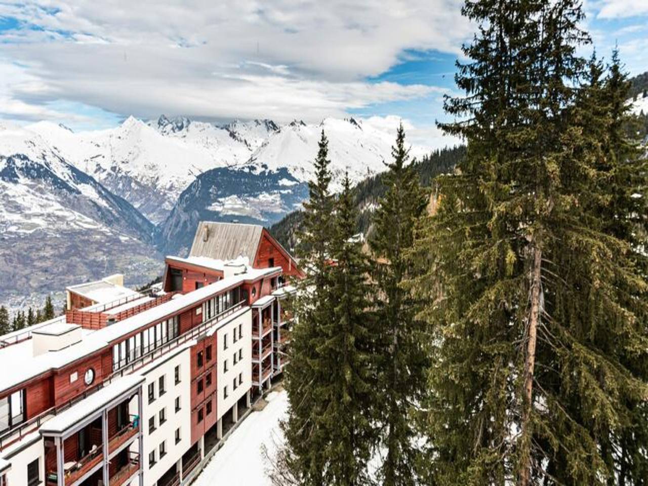 Ganze Wohnung, Ferienwohnung in Les Arcs mit Blick auf den Wald in Arc 1800, Bourg-Saint-Maurice