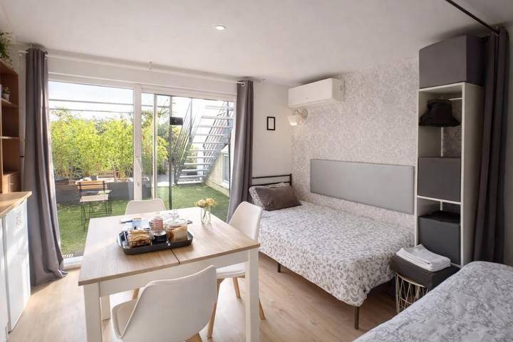 Gîte pour 2 personnes, avec jardin, animaux acceptés à Brignais - 3