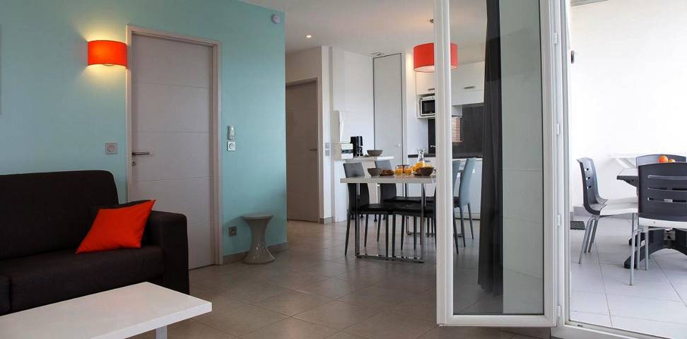 Location de vacances pour 4 personnes, avec terrasse et piscine dans Etang De L Or - 3