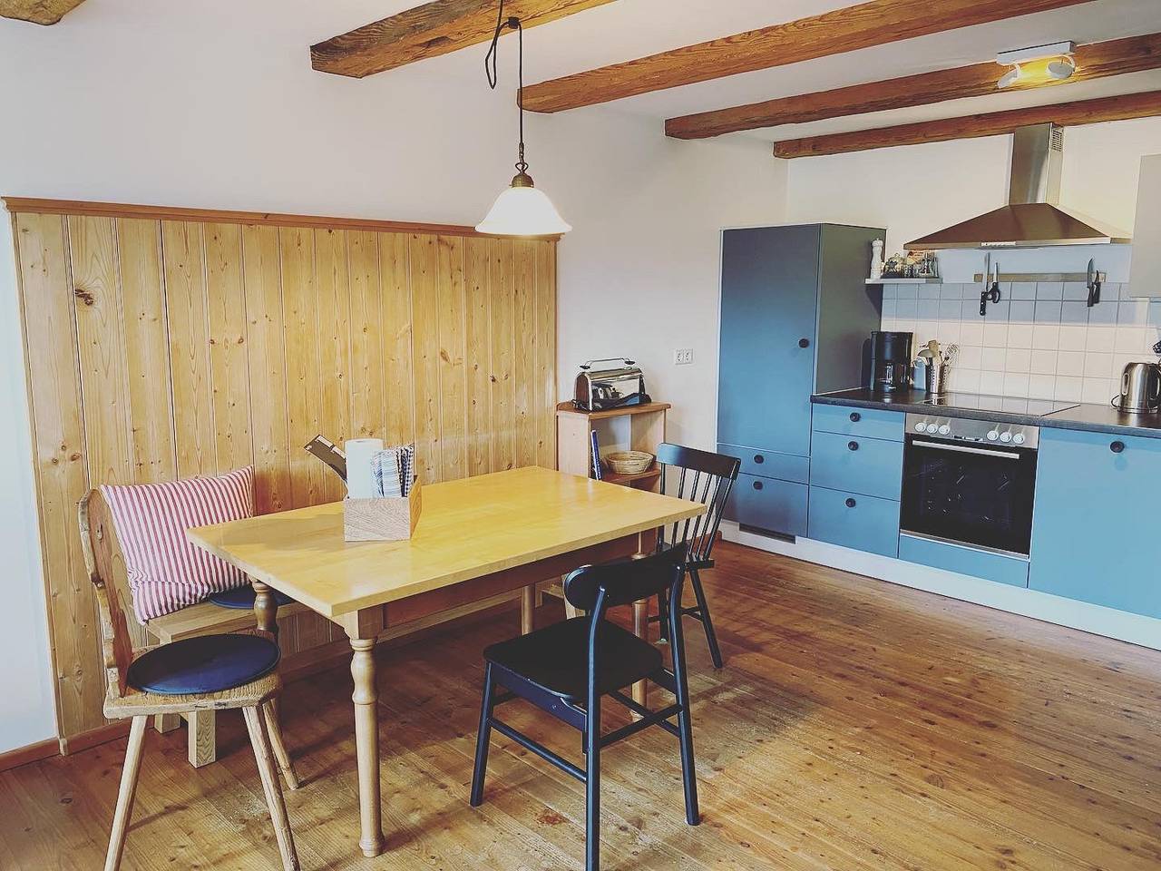 Ganze Ferienwohnung, Hofbrunnen/ 2Schlafräume/ Dusche/Wc in Isny im Allgäu, Region Bodensee-Oberschwaben