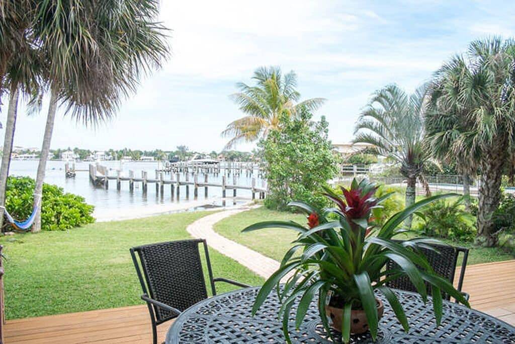 Stunning Intracoastal Beach Home w/Boat Dock in Lantana, Palm Beach County