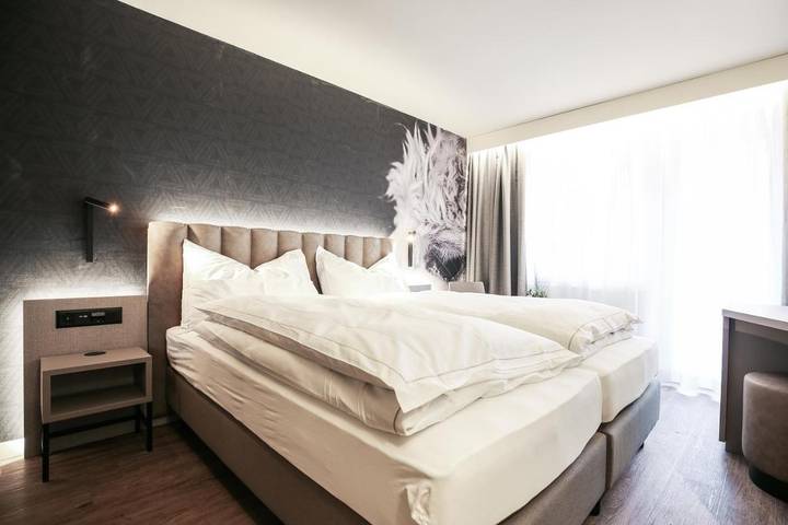 Hôtel pour 4 personnes, avec terrasse dans Brigue - 2