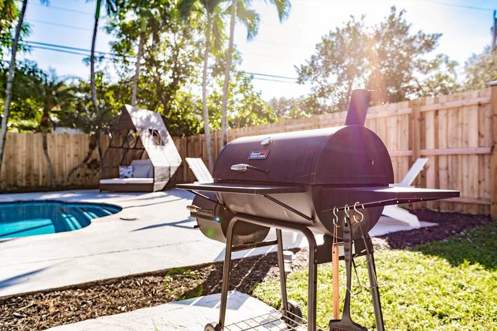 Villa for 20 people, with pool and terrace as well as garden in Fort Lauderdale