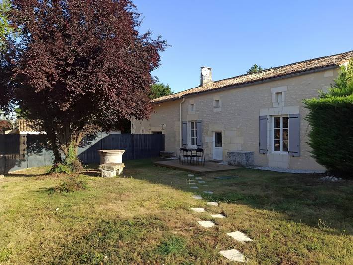 Location de vacances pour 2 personnes, avec jardin à Saint-Hilaire-du-Bois
