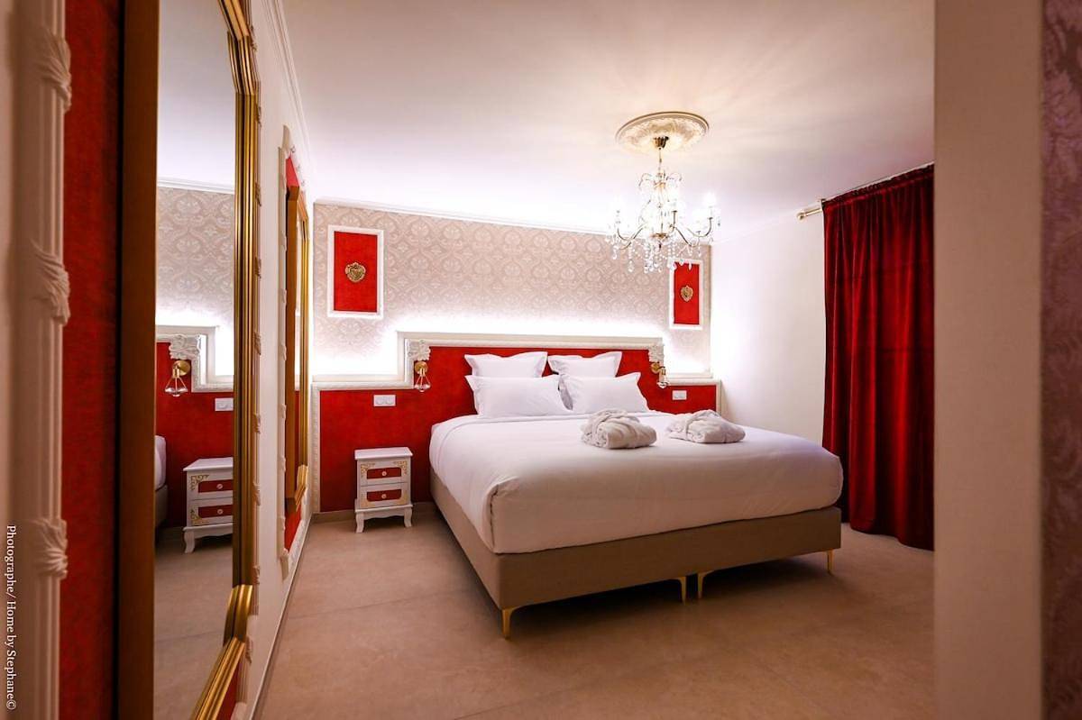 Appartement entier, Loveroom Diamant Spa Détente avec Balnéo Double & Sauna in Gémenos, Côte méditerranéenne (France)