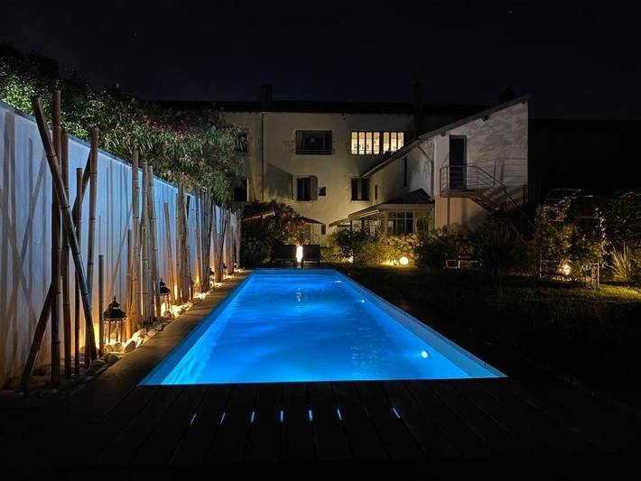 Gîte pour 2 personnes, avec jardin et piscine à Belleville