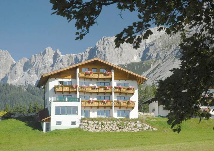 Appart’hôtel pour 4 personnes, avec jardin ainsi que jacuzzi et sauna