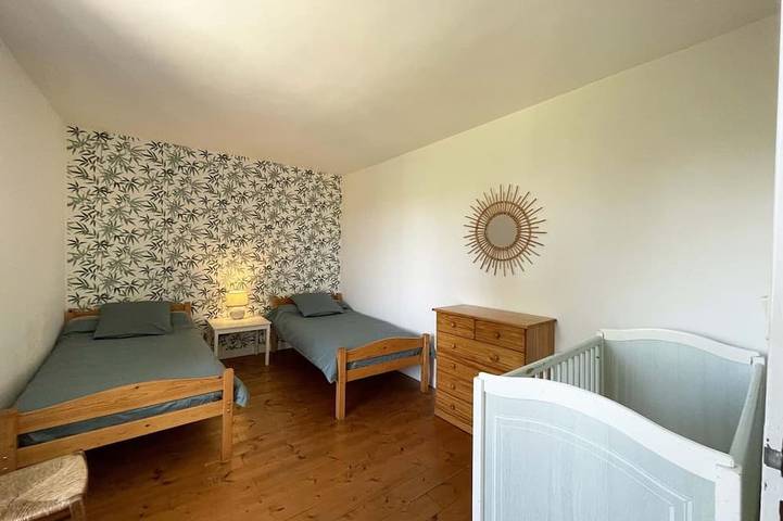 Gîte pour 6 personnes, avec jardin dans Bures - 4