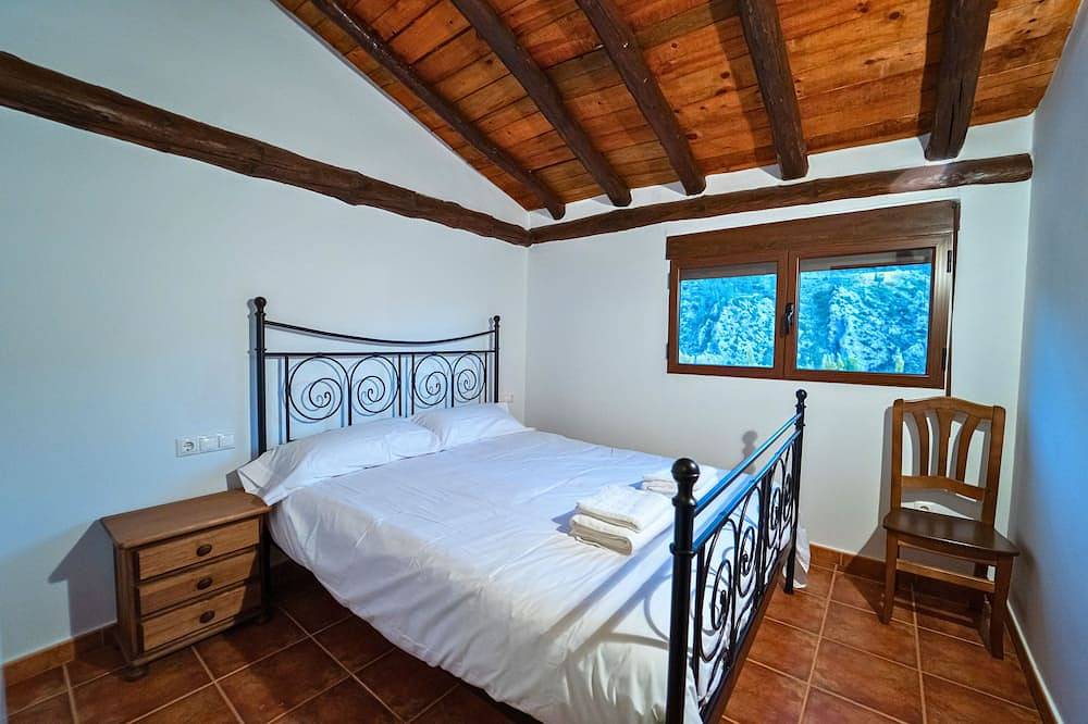 Casa de montaña en Casas Bajas con chimenea, Bbq y vistas al valle in Casas Bajas (Valencia), Provincia de Valencia