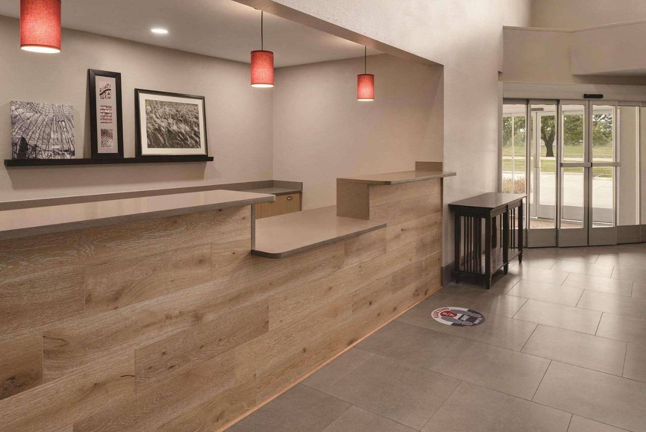 Country Inn & Suites by Radisson, Cedar Falls, Ia in Black Hawk County