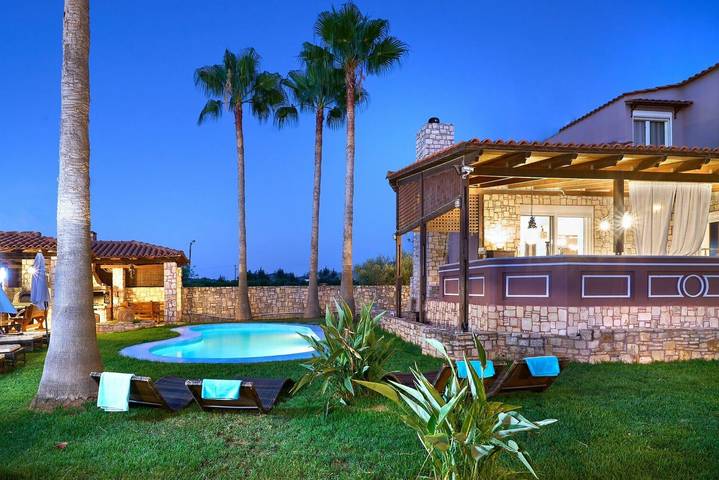 Villa für 9 Personen, mit Pool und Balkon in Chania