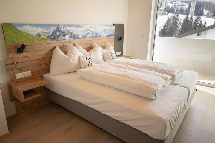 Ferienwohnung für 6 Personen, mit Balkon und Terrasse sowie Garten und Ausblick