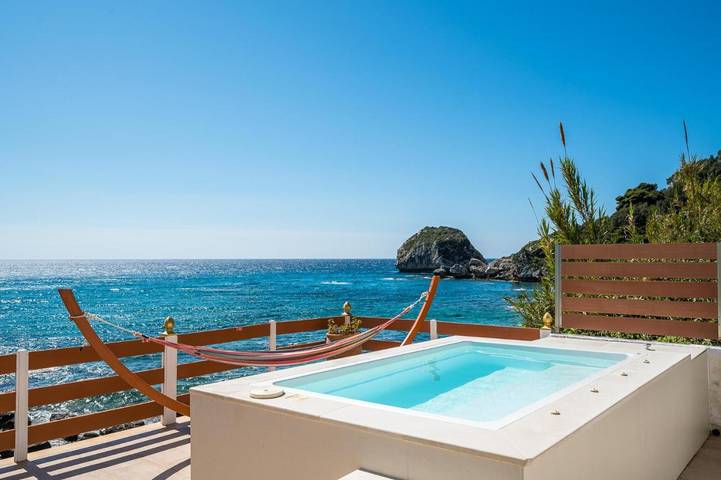 Agriturismo per 5 persone, con panorama e piscina nonché terrazza a Corfù