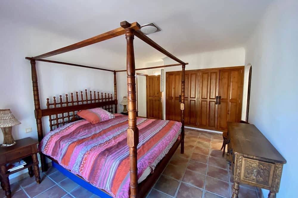 Discover the upper Var with family or friends from a beautiful contryside villa. in Régusse, Región Brignoles