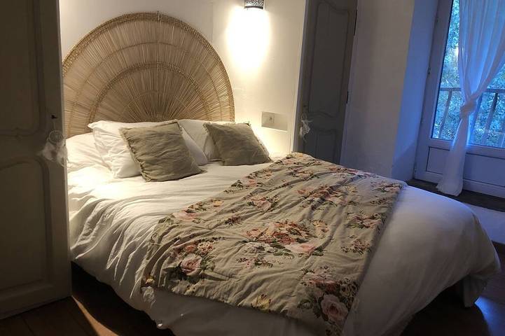 Location de vacances pour 8 personnes, avec terrasse ainsi que jardin et jacuzzi à Illier-et-Laramade - 4