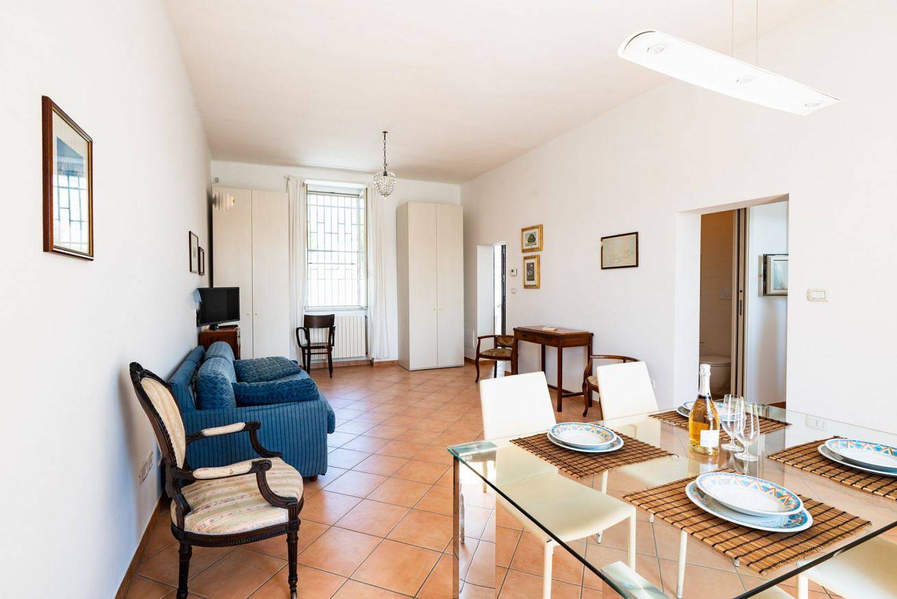 Ganze Wohnung, Ferienwohnung für 2 Personen mit Balkon in Bisceglie, Via Francigena