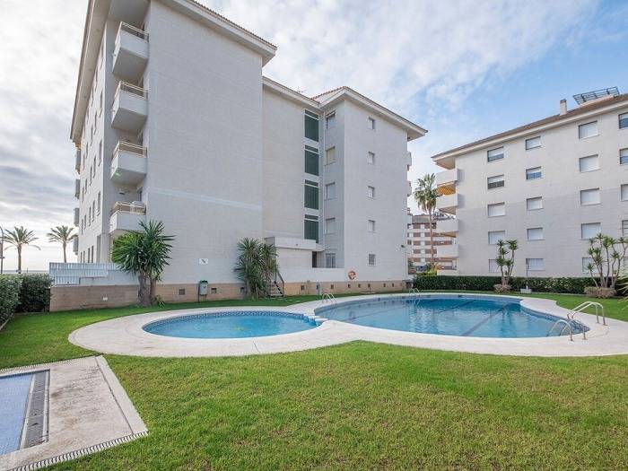Gîte pour 8 personnes, avec balcon ainsi que vue sur l’océan et piscine dans Platja de Calafell - 2