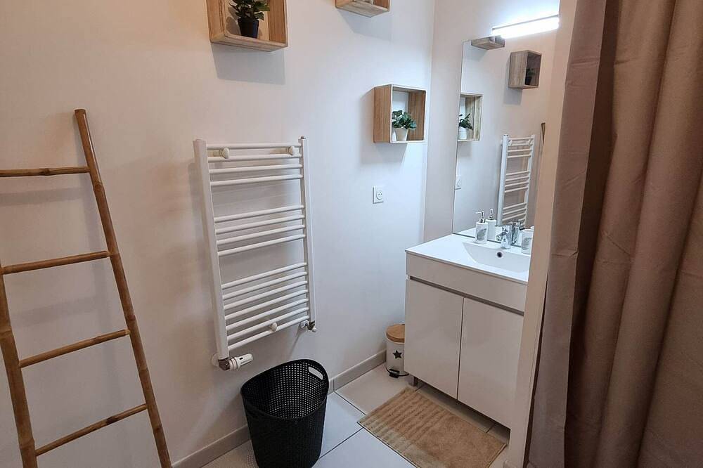 Entire apartment, ★ Bohème chic ★ Parc Bourran ★ 4 pers ★ Netflix ★ in Mérignac, Bordeaux region