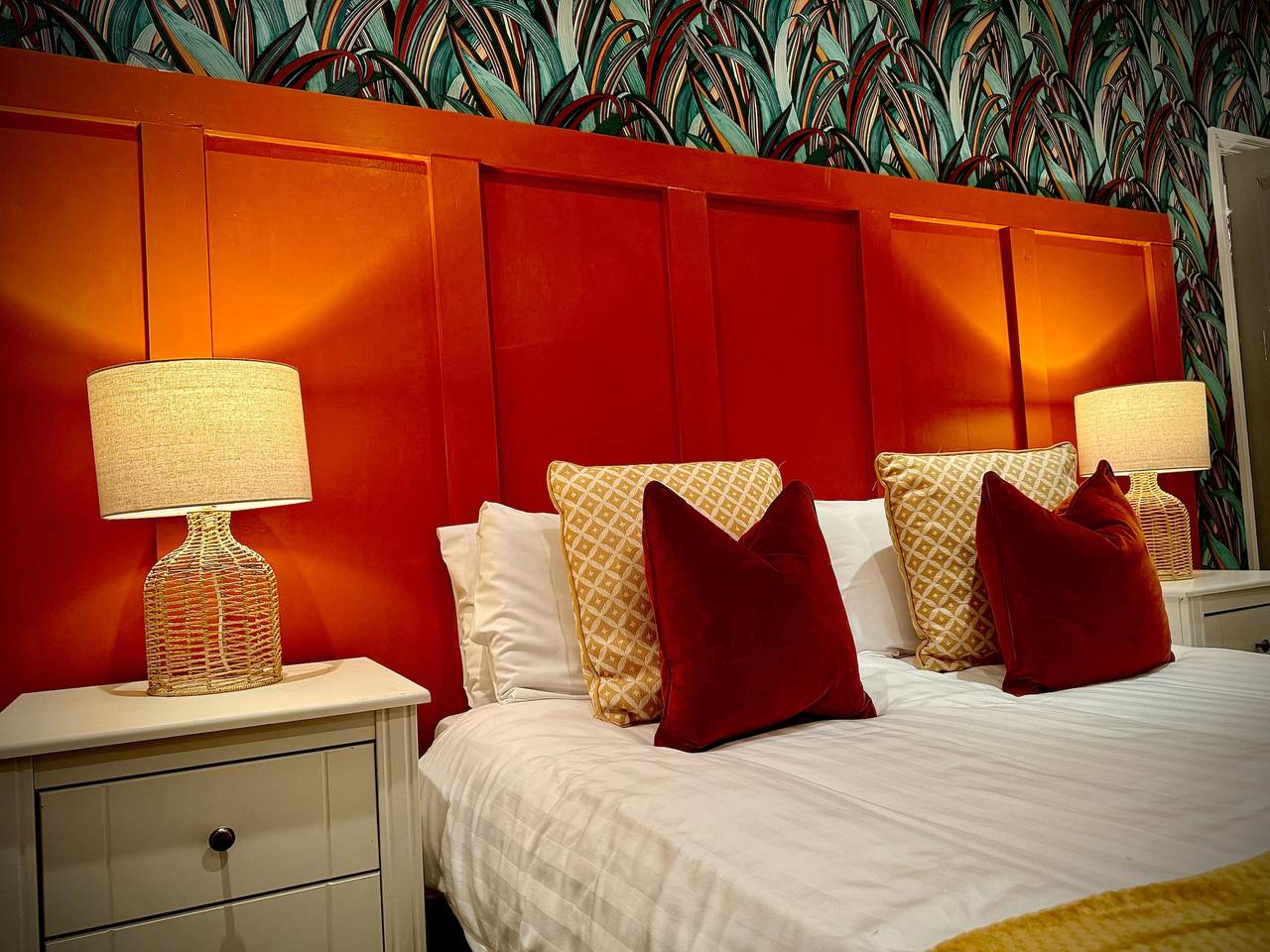 Sleeps10-Parking-Garden-Hottub-Petfriendly in Blackpool Pleasure Beach, North West England