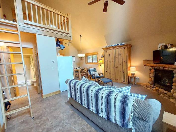 Vacation house for 10 people, with yard and balcony as well as pool in Mazama