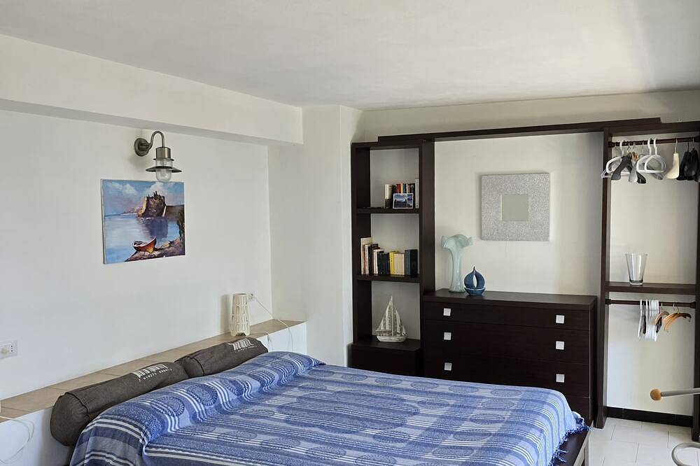 Villa Mancini - Loft right by the sea in front of the Faraglioni in Aci Trezza, Aci Castello