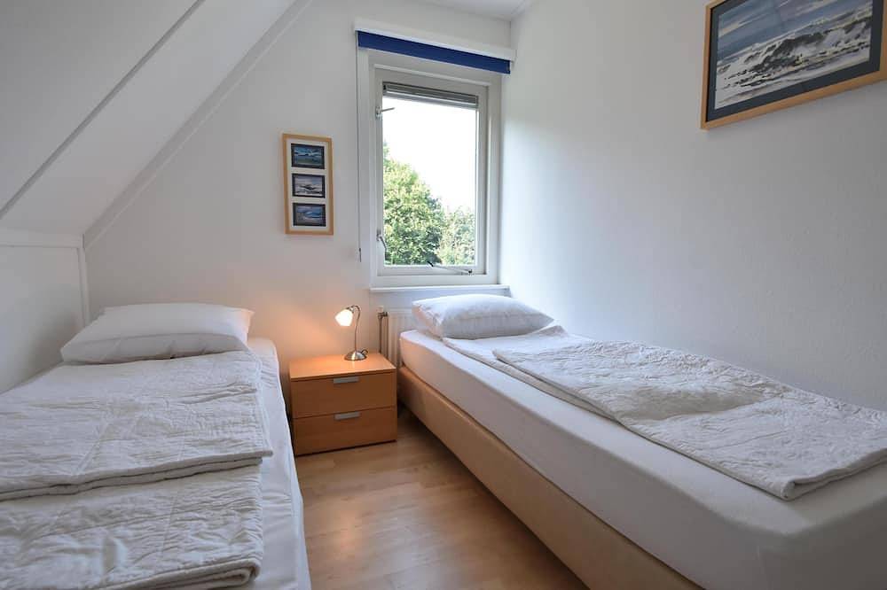 Schönes und gut gepflegtes Ferienhaus in Zeeland in Zonnemaire, Zeeuwse Kust