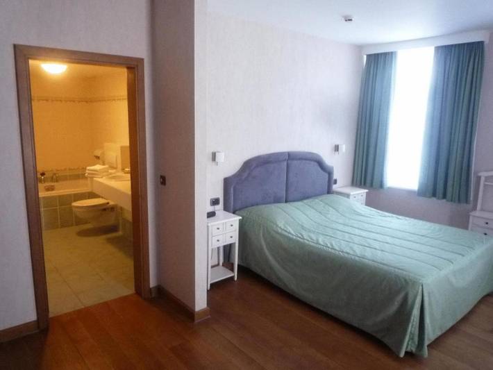 Hôtel pour 3 personnes, avec jardin et terrasse à Rendeux - 2