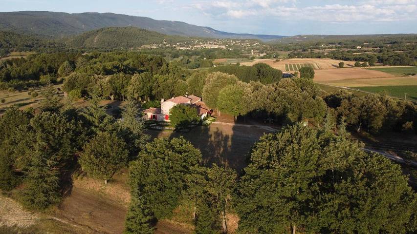 Chambre d’hôte pour 2 personnes, avec piscine ainsi que vue et jardin