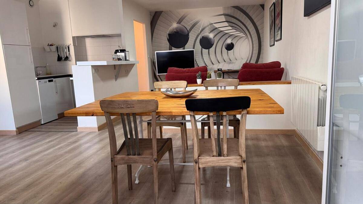 Appartement entier, Entre Aubrac Et Viaduc De Millau in Laissac, Aveyron