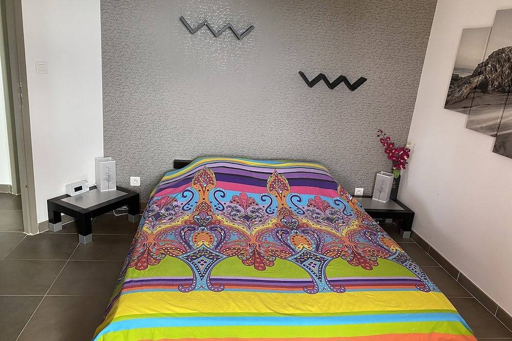 Villa on the edge of Garrigues in Nimes region